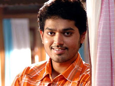 தெலுங்கில் ஹீரோவாக அறிமுகமாகும் பி வாசு மகன்!