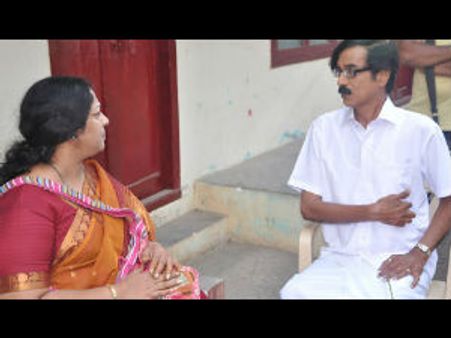 காராச்சேவுக்கு கண்ணாடி போட்ட மாதிரி இருக்கான்!