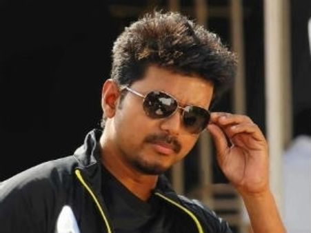 துப்பாக்கி: இன்று சென்ச்சுரி அடிக்கும் விஜய், முருகதாஸ்