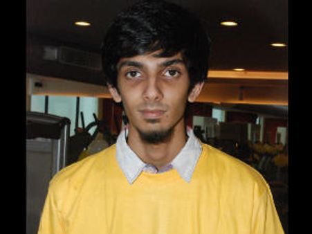 முனி 3யில் 'கொலவெறி' அனிருத்!