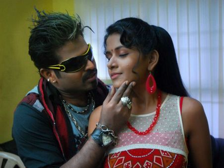 தோழியோட அப்பாவா இருந்தா இப்படியும் சிக்கல் வரும்!