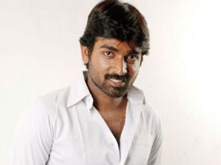 சுமார் மூஞ்சி குமார்... இதற்காகத்தானே ஆசைப்பட்டாய் பாலகுமாரா!!