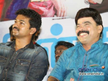 இளையதம்பி விவகாரம்: பவர்ஸ்டார், விஜய் ரசிகர்கள் மோதல்