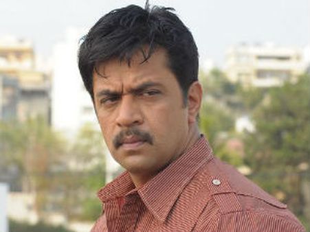 'சிஎம்'-ஐ இயக்கும் ஆக்ஷன் கிங்!