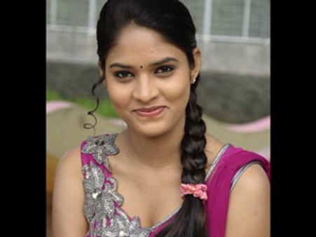 சானியாவில் பாதி... நயன்தாராவில் பாதி... இதோ சானியாதாரா!