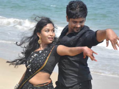 பெண்கள் படும் கஷ்டங்களை படமாகச் சொல்லும் 'இரு கில்லாடிகள்'