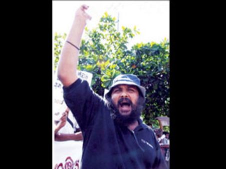 நாடகம் ஆடினார்கள்... ஆடுகிறார்கள்... இனியும் ஆடுவார்கள்!! - வெடிக்கும் சிங்களக் கவிஞர்