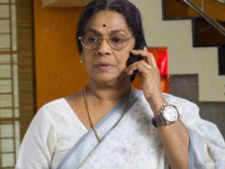 தீ விபத்தில் காயமடைந்த பழம்பெரு நடிகை சுகுமாரியிடம் நலம் விசாரித்தார் முதல்வர் ஜெயலலிதா