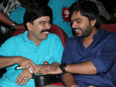 'பவர்' வீட்டுக்கும் பாய்ந்த 'ஹம்மர்' ரெய்டு.. டிவிட்டரில் கலாய்த்த சிம்பு!