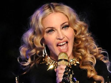 பில்லியனர் கிளப்பில் சேர்ந்த முதல் பாப் பாடகி மடோனா