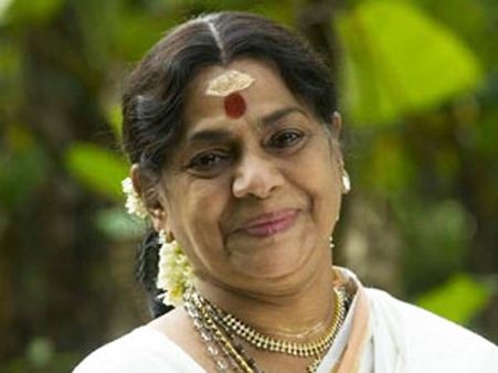 6 மொழிகள்... 2500 படங்கள்.. சுகுமாரியின் 64 ஆண்டு திரை வாழ்க்கை!