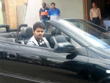 உண்ணாவிரதத்துக்கு வரவே இல்லை விஜய்... ஆஸ்திரேலியாவில் ஷூட்டிங்கில் பிஸியாம்!