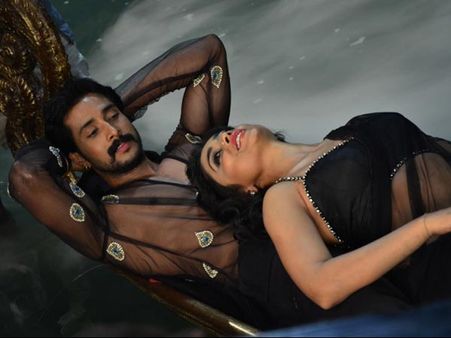 ஸ்ரேயாவின் சந்திரா சாட்டிலைட் உரிமத்தை ரூ.4 கோடிக்கு வாங்கிய சன் டிவி