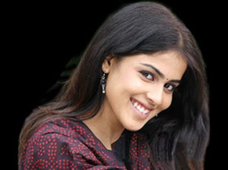 என்னது கர்ப்பமா... இல்லவே இல்லை!- மறுக்கிறார் ஜெனிலியா