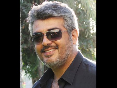 என் பிறந்தநாளில் கட்அவுட், போஸ்டர் என பணத்தை வீணாக்காதீங்க: ரசிகர்களுக்கு 'தல' கோரிக்கை