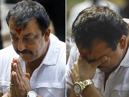 தண்டனையை ஏற்பதாகக் கூறி கண்ணீர் விட்ட சஞ்சய் தத், இப்போது ரத்து செய்யக் கோருகிறார்!!