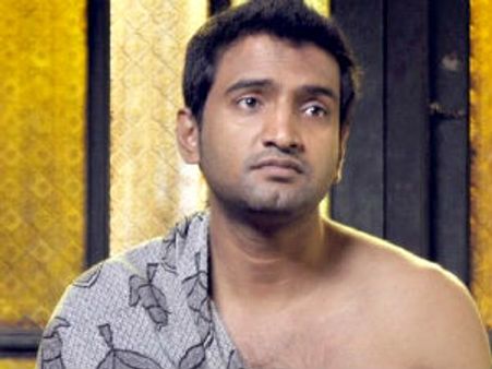 'டபுள் மீனிங் டயலாக்' கூடாது... சந்தானத்திற்கு கண்டிஷன் போட்ட கிருத்திகா