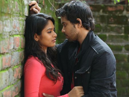 பனி விழும் மலர் வனம்… புலிகளைக் காக்கும் படம்..