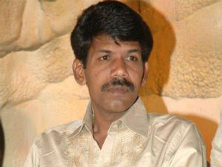 பணத்தையும், இந்து கடவுள் லட்சுமியையும் அவமதித்தார்: இயக்குனர் பாலா மீது போலீசில் புகார்