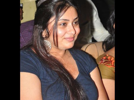 ஆறடி நமீதாவின், அரையடி 'சாக்லேட்' மச்சான்...!!