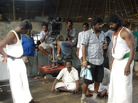 சினிமா மயான செட்டுக்குள் வந்த நிஜ பிணம்!