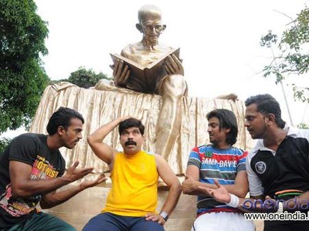 அந்தமான் கடற்கரையில்… நாலுபேரும் ரொம்ம்ம்ப நல்லவங்க