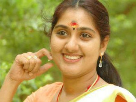 நடிகை அஞ்சு அரவிந்த் ஆபாசப் படங்கள்... பேஸ்புக்கில் வெளியிட்ட ஒருதலைக் காதலர் கைது