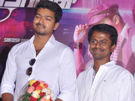 விஜய் - ஏஆர் முருகதாஸ் மீண்டும் இணைகிறார்கள்... ஜனவரியில் பூஜை!