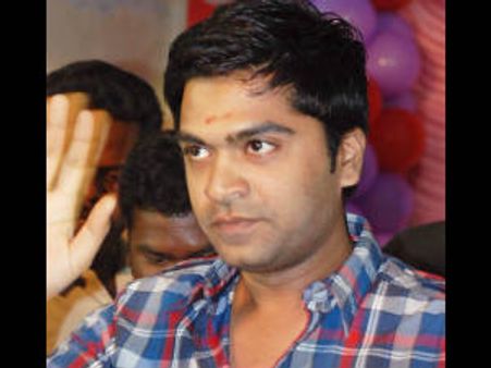 ரொமான்ஸ் இமேஜிலிருந்து ஆன்மீகத்துக்கு மாறிய சிம்பு.. இமயமலை பயணம்!