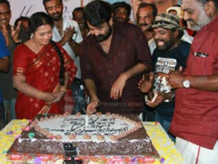 ஜில்லா படப்பிடிப்பில் பிறந்த நாள் கொண்டாடிய மோகன் லால்!