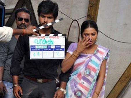 பெப்சி திடீர் ஸ்ட்ரைக்- படப்பிடிப்புகள் முடங்கின!