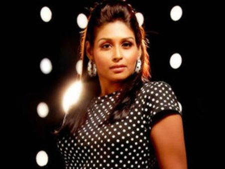 லீனா மரியா பால் நாளை நீதிமன்றத்தில் ஆஜர்.. போலீஸ் காவலில் விசாரிக்க முடிவு!