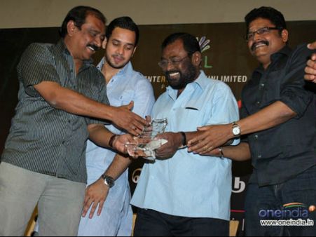 கோடம்பாக்கத்திலிருந்து விரட்டினாலும் மீண்டும் சினிமாவுக்குதான் வருவேன்! - மணிவண்ணன்