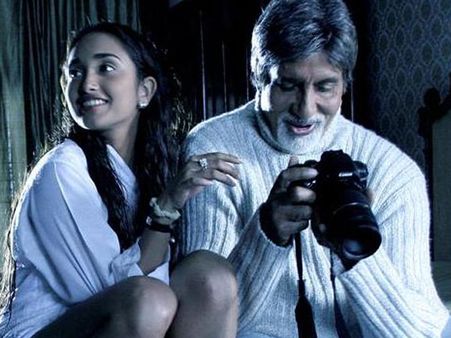 18 வயதில் 64வயது அமிதாப்புக்கு ஜோடியாக நடித்து பரபரப்பு கிளப்பிய ஜியா கான்!