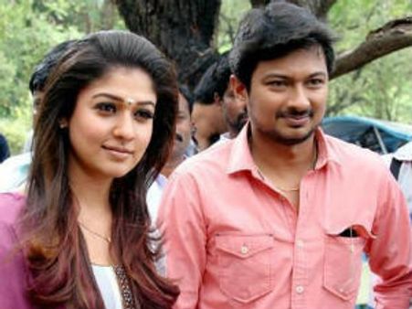 குட்டிப் பாம்போடு தில்லாக விளையாடிய நயன்தாரா