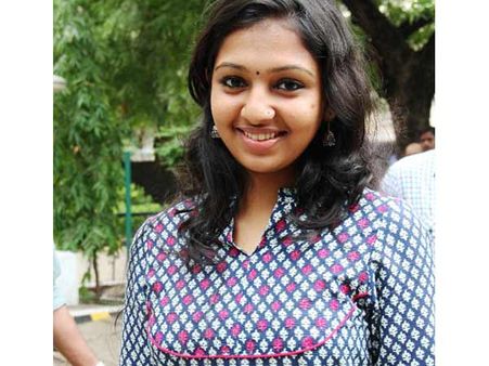 கூரையைப் பிச்சுக்கிட்டு கொட்டுது லட்சுமிக்கு!