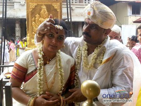 கணவரின் முதல் மனைவி மூலம் ... 2வது கல்யாணம் செய்த நடிகை ஸ்ருதிக்கு சிக்கல்