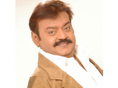மீண்டும் நடிக்க வருகிறார் விஜயகாந்த் - இந்த முறை மகன் ஹீரோ... இவர் கெஸ்ட் ரோல்!