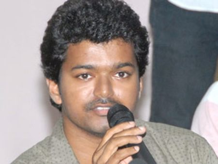 நலத்திட்ட விழா ரத்தானதற்கு காரணம் யார்? மௌனம் கலைத்தார் விஜய்