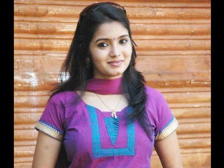 மாமியார் தேவை: குடும்ப ஒற்றுமையை கட்டிக்காக்கும் துர்கா