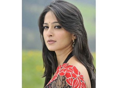 யாருக்கு கல்யாணமானால் எனக்கென்ன?: கடுகடுக்கும் அனுஷ்கா