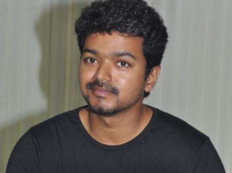 'மூட் அவுட்'டில் விஜய்... நாளைய பிறந்த நாள் கொண்டாட்டத்தில் பங்கேற்பாரா?