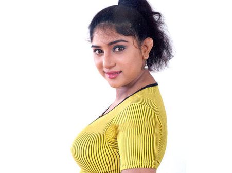 ரிமோட்தான் சீரியல்களின் வில்லன்: கருத்தம்மா ராஜஸ்ரீ