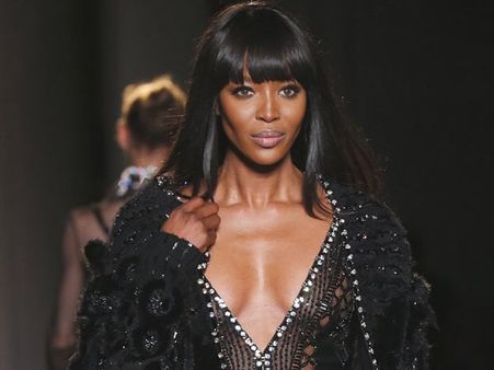 43 வயதிலும் நவோமியை எல்லோரும் ஏன் ரசிக்கிறாங்கன்னு தெரியுமா....??