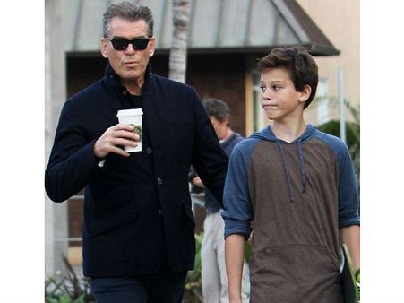 ''அழுது கொண்டே இருக்கிறேன்.... நீ எங்களுடனேயே இருந்திருக்கக் கூடாதா?''