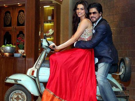 தீபிகாவுக்கு யானைப்பசி: கிண்டலடிக்கும் ஷாரூக்