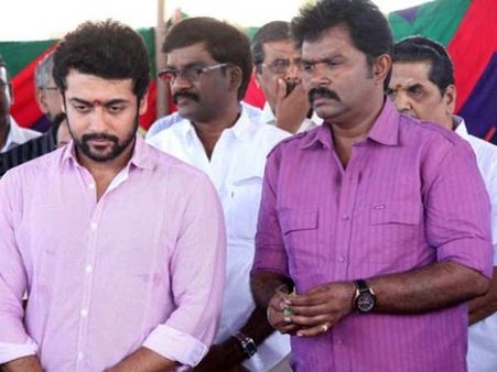 முருகதாஸ், கௌதமை விட ஹரியுடன் பணிபுரிவது தான் வசதியாக இருக்கு: சூர்யா