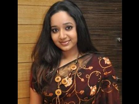 நான் மென்மையானவள்… சீரியல் நடிகை சந்திரா லட்சுமணன்