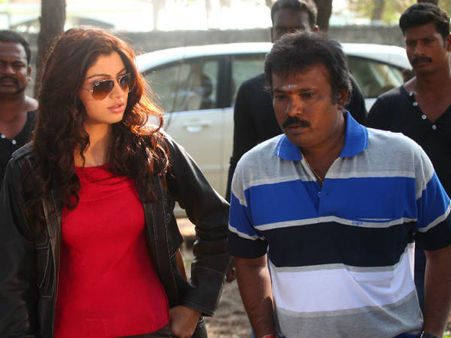 அட... தமிழ்நாட்டை விட்டு 'திகாரு'க்குப் போயிட்டார் பேரரசு!