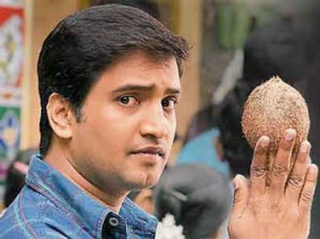 இனி 'அப்படி' பேச மாட்டேன்: அம்மாவுக்கு சந்தானம் சத்தியம்